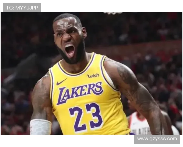 詹姆斯明年或降薪签短约争冠退役传闻不攻自破 詹姆斯明年或降薪签短约争冠退役传闻不攻自破